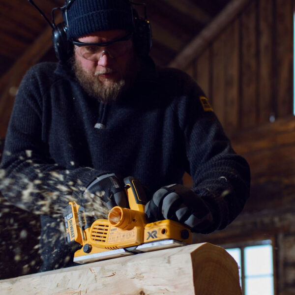 DeWalt DCP580P2-GB 18V XR Brushless Planer - 2 x 5Ah Batteries