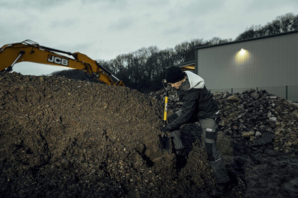 JCB Professional Solid Forged Grafting Spade (Newcastle Style)