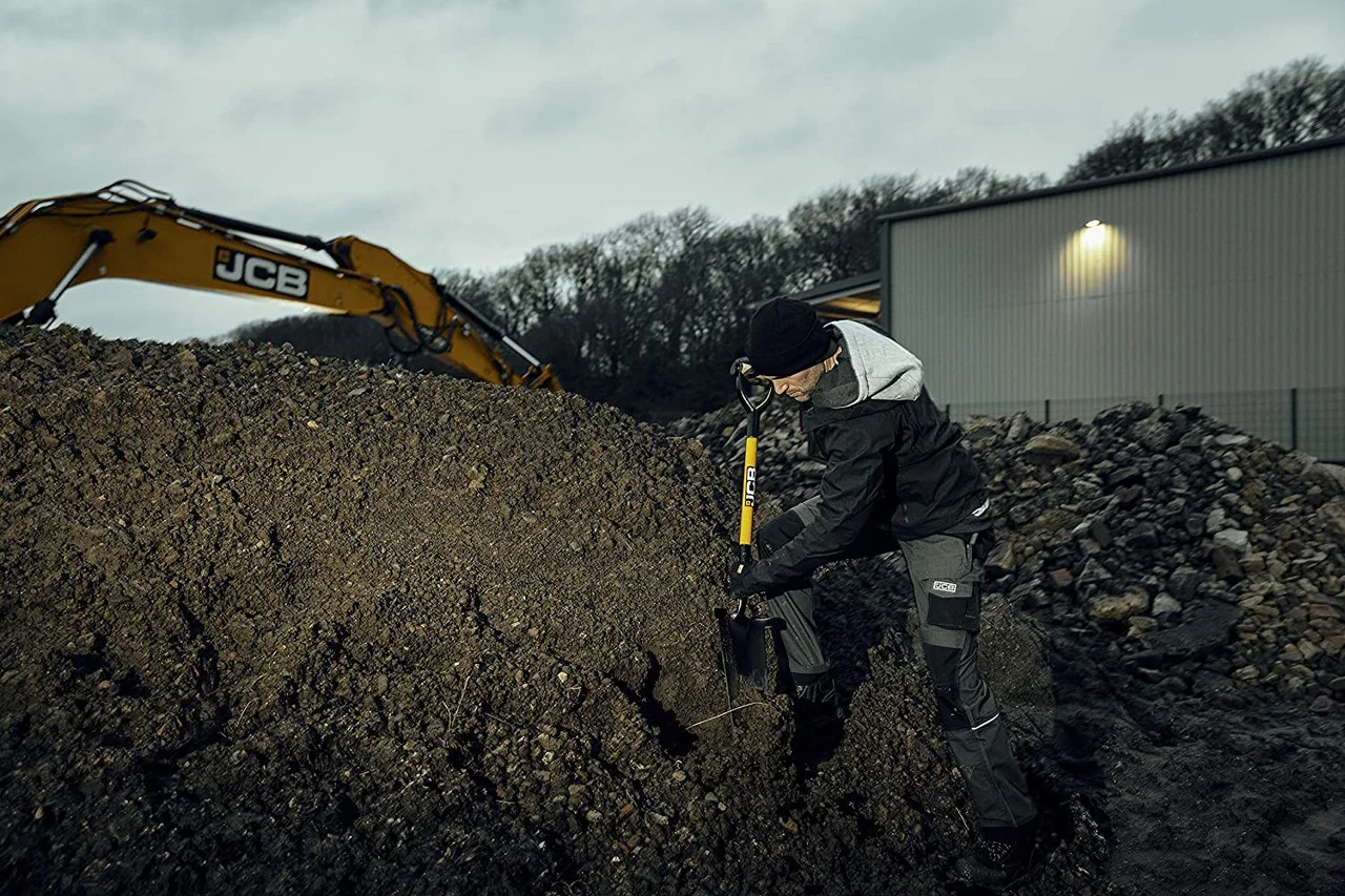 JCB Professional Solid Forged Grafting Spade (Newcastle Style)