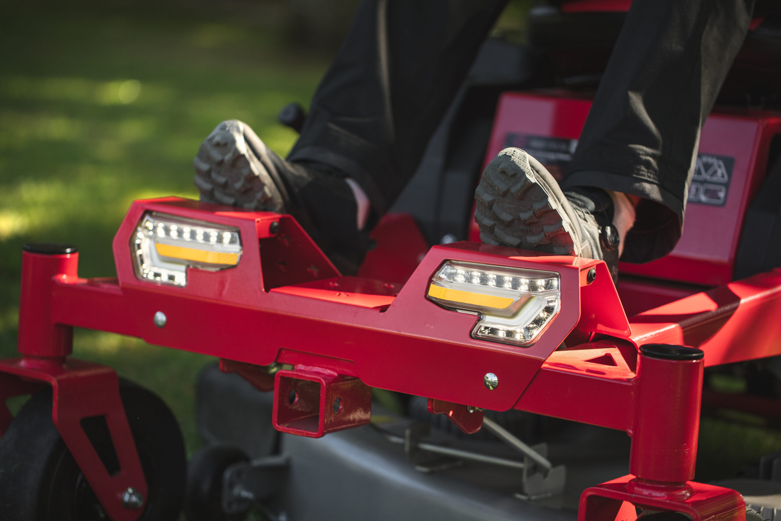 Cramer 82ZT107 Zero Turn – 82V 107cm Battery Ride-On Mower with 6x 5Ah Batteries