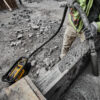 DEWALT POWERSHIFT™ DCPS320N-XJ Vibrator Kit - Image 5