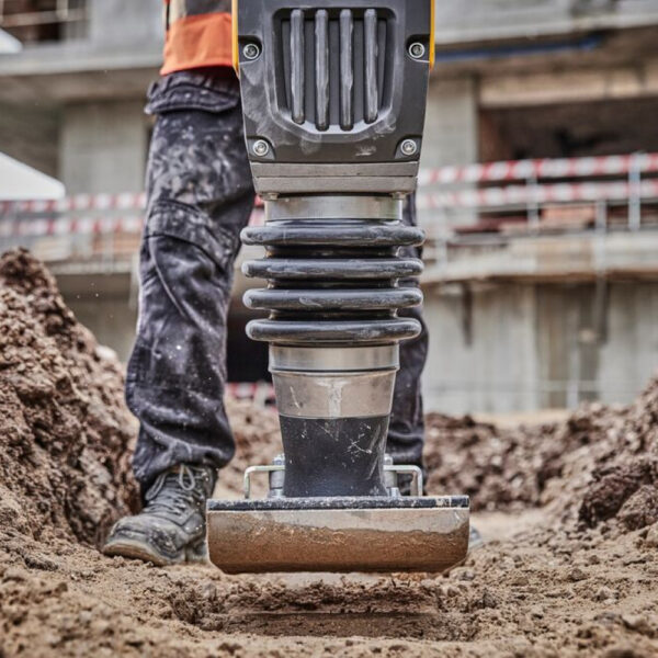 DEWALT POWERSHIFT™ DCPS660N-XJ 60KG Class Rammer Kit