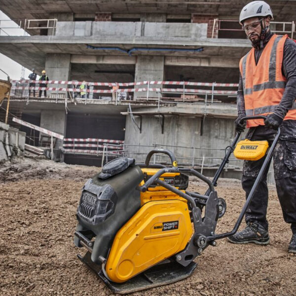 DEWALT POWERSHIFT™ DCPS7154N-XJ Forward Plate Compactor Kit