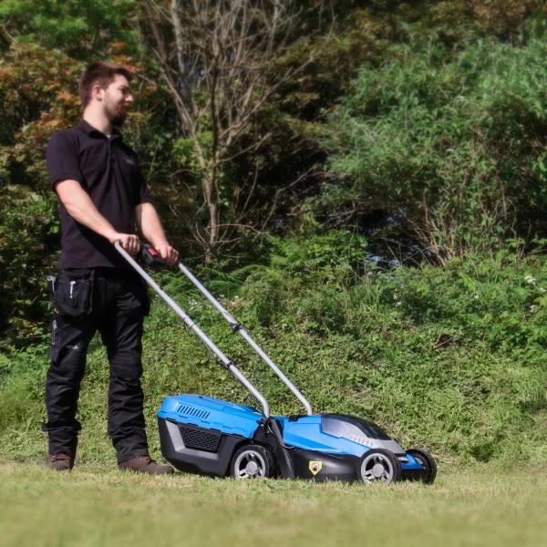 Hyundai HYM40LI330P 40V Lithium-Ion Cordless Battery Powered Roller Lawn Mower 33cm Cutting Width With Battery and Charger