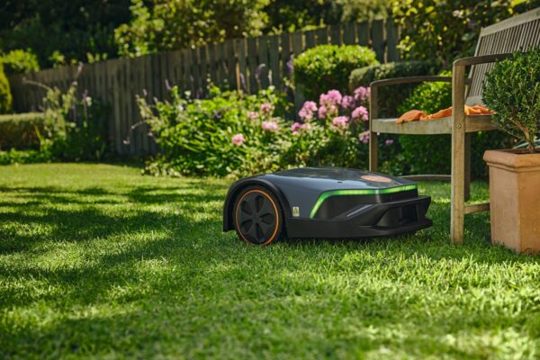 STIHL iMOW® 5 EVO Robotic Mower For Lawns Up To 1,500 m² With 4G Connectivity