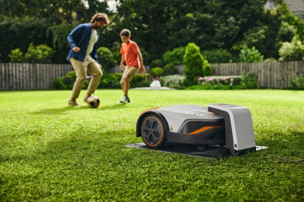 STIHL iMOW® 6 Robotic Mower For Lawns Up To 3,000 m² With App Control