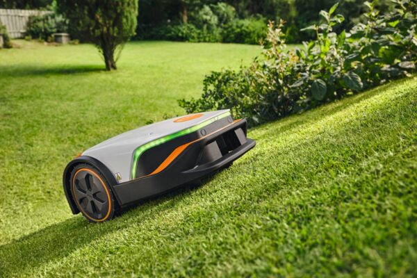 STIHL iMOW® 6 Robotic Mower For Lawns Up To 3,000 m² With App Control
