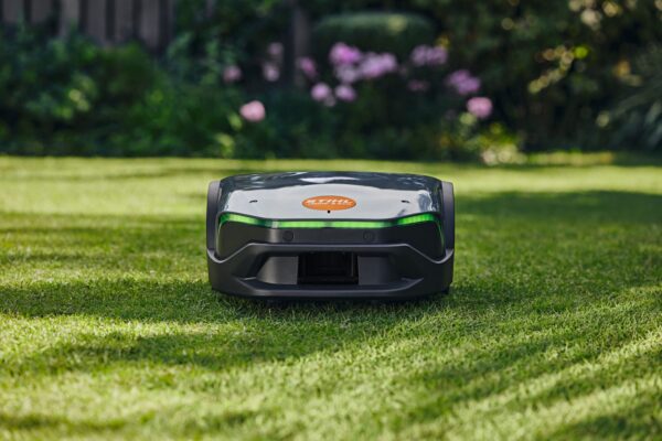 STIHL iMOW® 6 EVO Robotic Mower For Lawns Up To 3,000 m² With 4G Connectivity