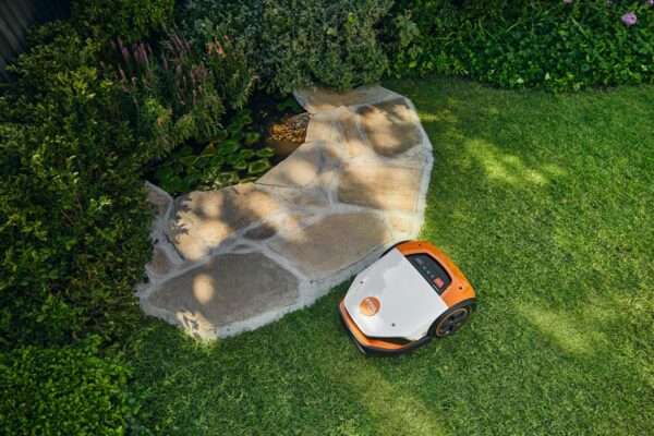 STIHL iMOW® 7 Robotic Mower For Lawns Up To 5,000 m² With WiFi & Bluetooth Control