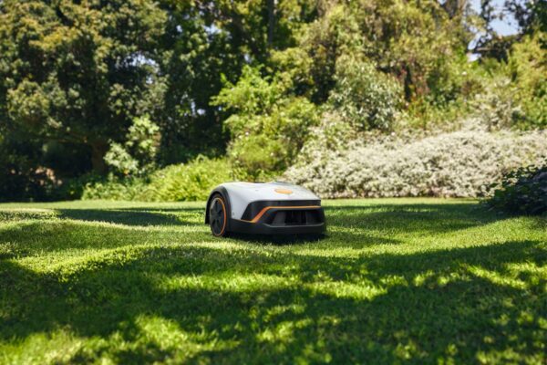 STIHL iMOW® 4 Robotic Mower For Lawns Up To 1,000 m² With App Control