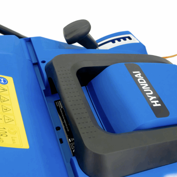 Hyundai 2000W 16” / 40cm Artificial Grass Sweeper, Multi-Use Brush & 55L Collection Bag | HYSW2000E