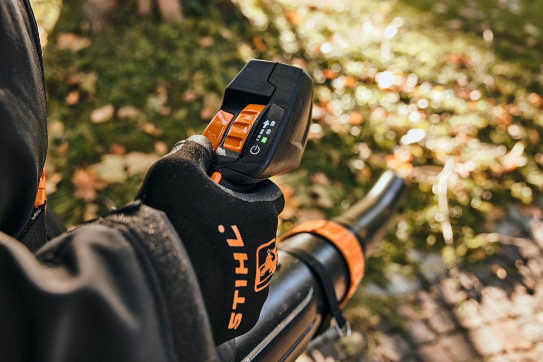 STIHL BGA 300 Cordless Backpack Blower - AP System