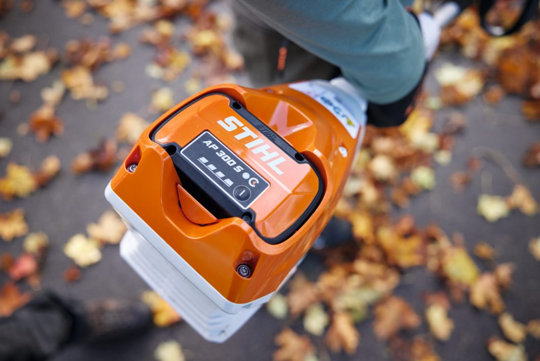 STIHL KMA 120 R Cordless Kombiengine - AP System