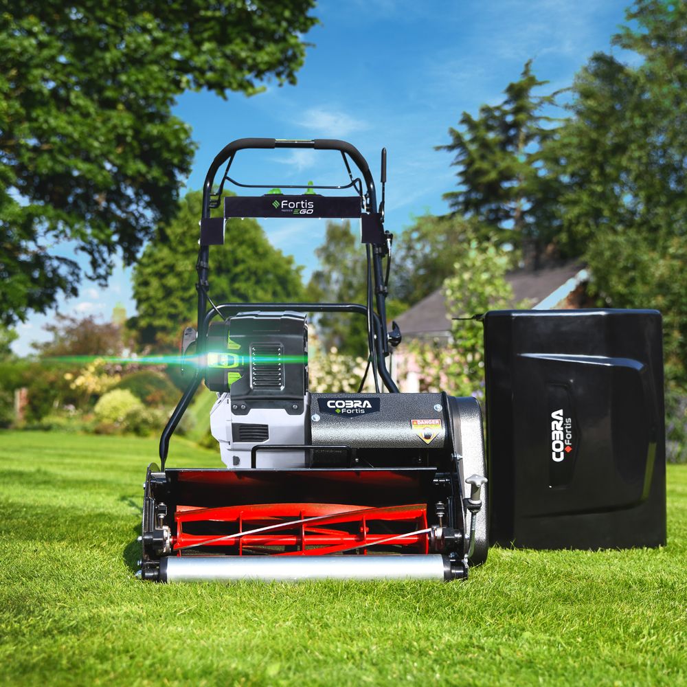 COBRA Fortis 25FTE 25” Fine Turf Cylinder Lawnmower (with 2X 10Ah EGO Batteries & Quick Charger)
