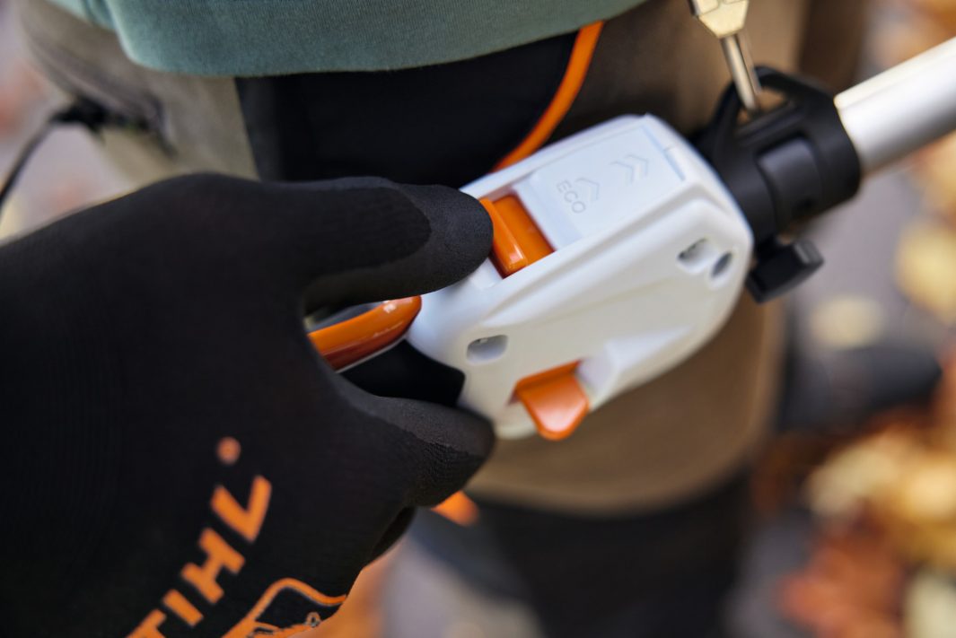 STIHL KMA 120 R Cordless Kombiengine - AP System
