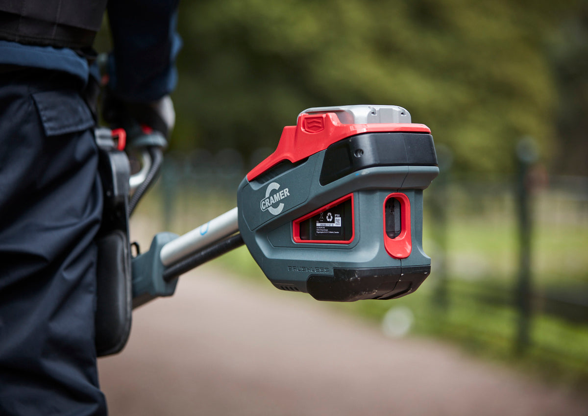 Cramer 82TB20 82V Professional Brush Cutter – 45 cm Cutting Width, Bike Handle, 2 kW Motor