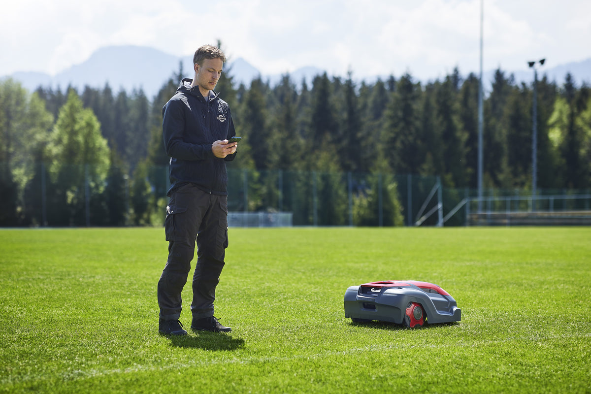 Cramer AiConic 8 Robotic RTK Mower