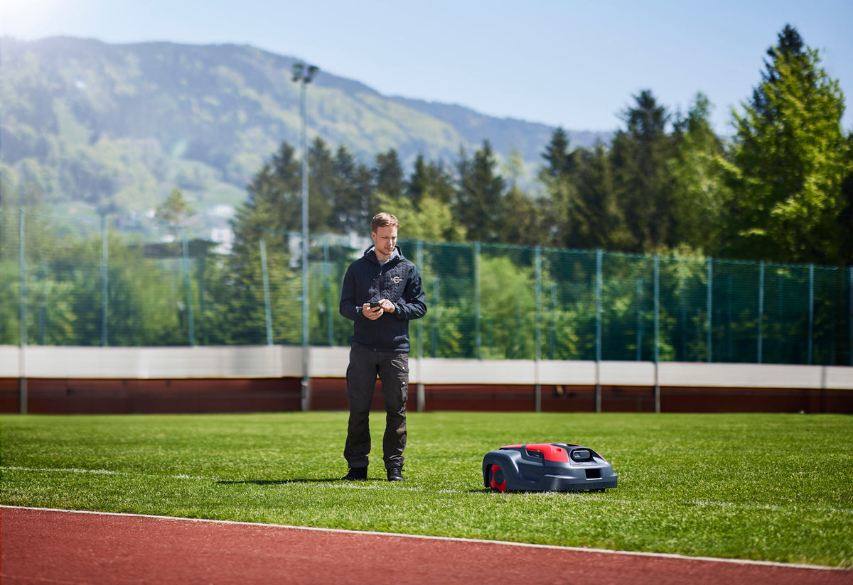 Cramer AiConic 8 Robotic RTK Mower