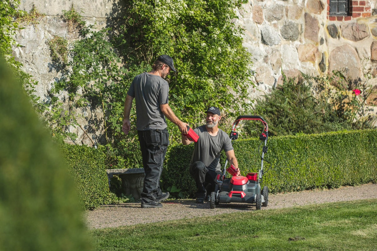 Cramer 82LM61SX Battery Lawnmower - 61 cm Cutting Deck