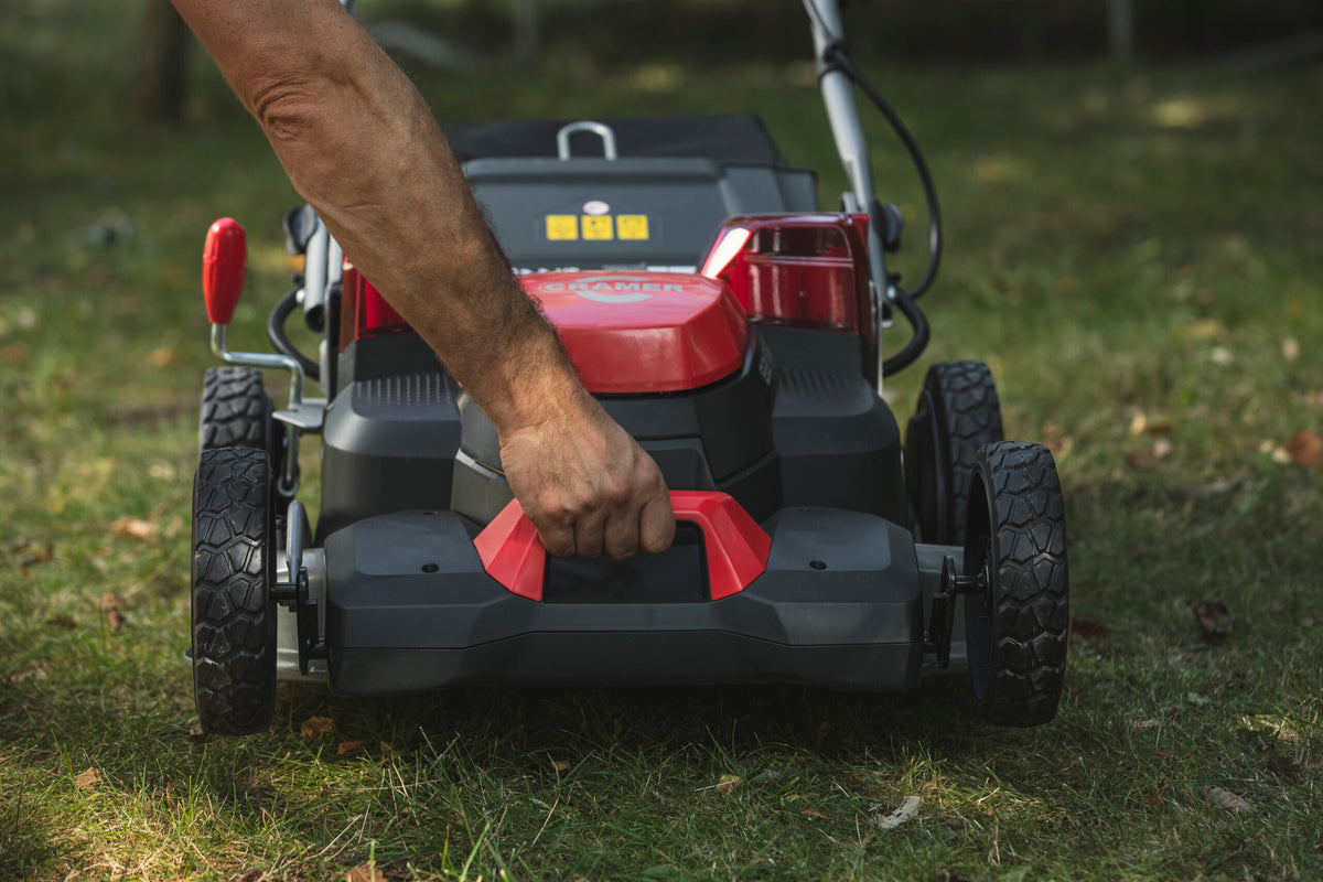 Cramer 82LM61SX Battery Lawnmower - 61 cm Cutting Deck