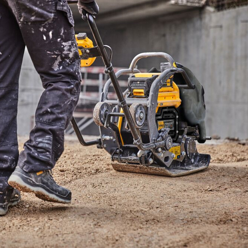 DEWALT POWERSHIFT™ DCPS7154N-XJ Forward Plate Compactor Kit