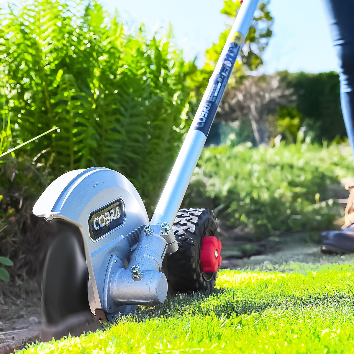 COBRA MT40VXKIT Cordless 40V Max+ Multi-Tool Kit With Hedge Trimmer & Pole Pruner