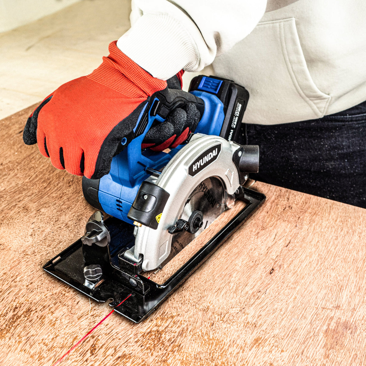 Hyundai 20V MAX Li-Ion Cordless Circular Saw | HY2183