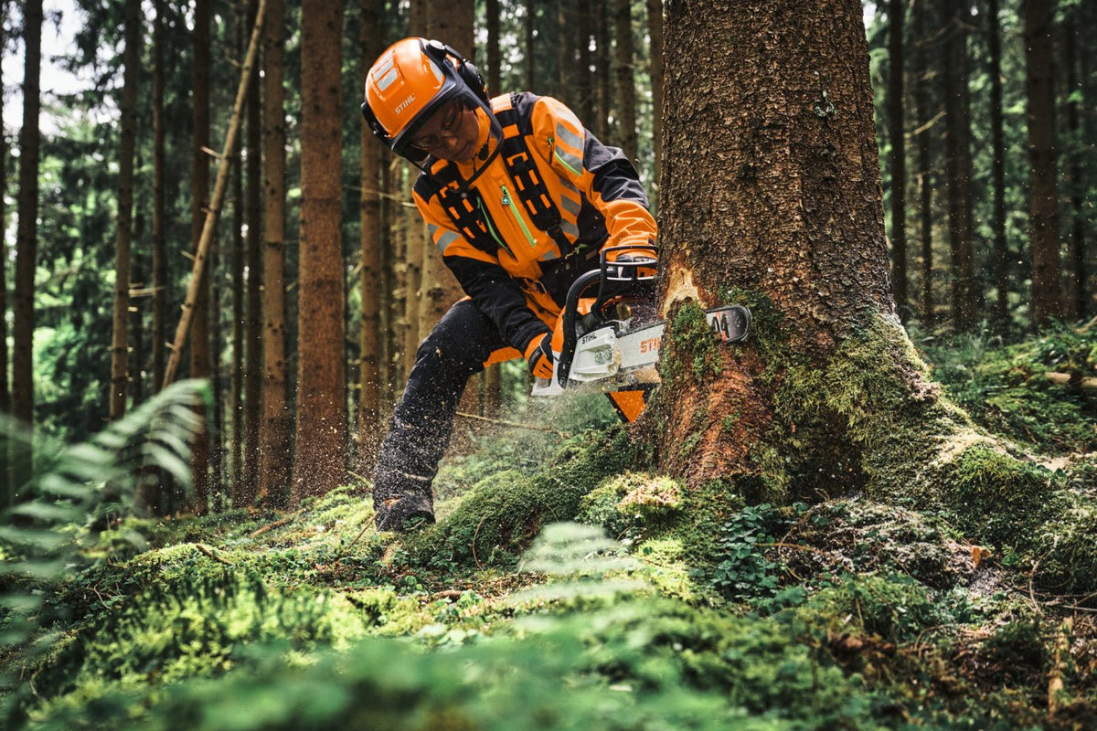 STIHL MS 300 C-M VW Professional Petrol Chainsaw (40cm / 16")