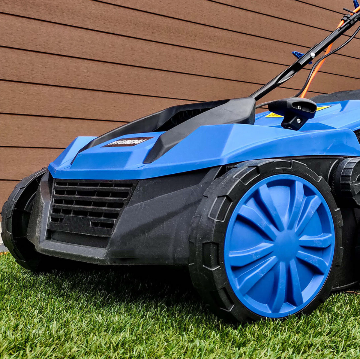 Hyundai 1600W 15'' 38cm Artificial Grass Sweeper Multi-use Brush 45L Collection Bag | HYSW1600E