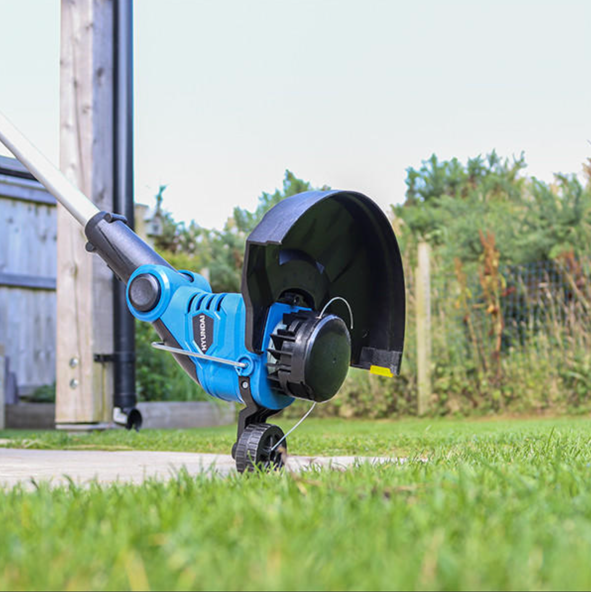 Hyundai 600W 2-in-1 Electric Grass Trimmer and Lawn Edger 30cm | HYTR600E